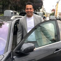 Une photo d’un participant qui veut faire connaissance et se marier